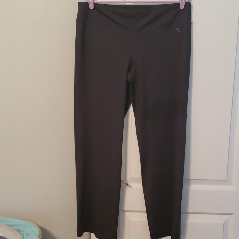 Stretchy athletic yoga pants